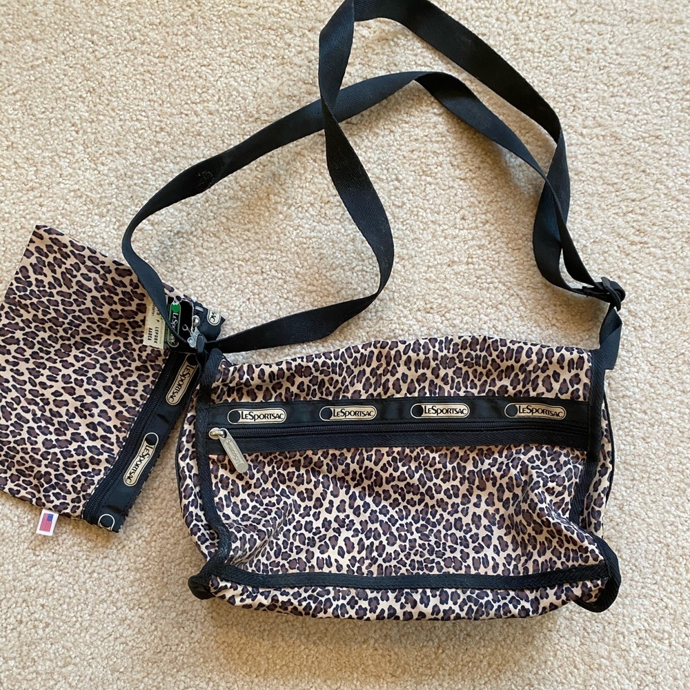 LeSportsac Classic Hobo Bag in Cheetah